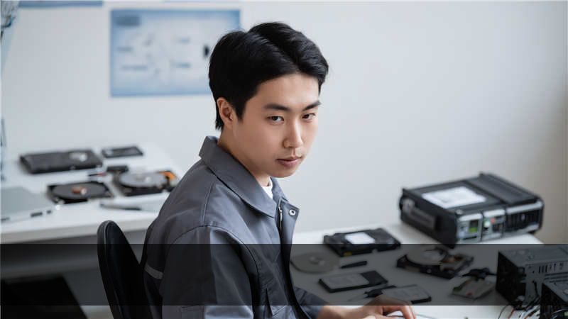 电脑识别不到移动硬盘盘符？工程师手把手排查与修复